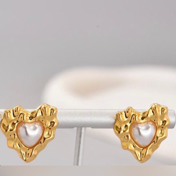 Crumpled Pearl Heart~ Vintage French Textured Rippled Wavy Classy Love Gold Stud - Picture 12 of 16